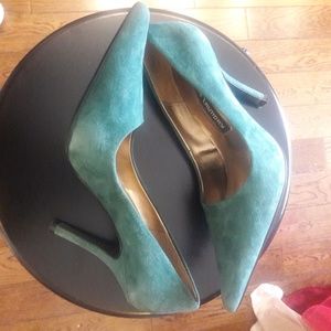 Chinese Laundry Pumps